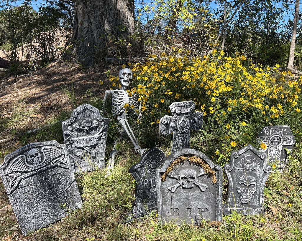 Halloween Foam RIP Graveyard Tombstones, 7Pack(3 X L-Size + 4 X Xl-Size) Foam Tombstone for Halloween Party Outdoor Decorations